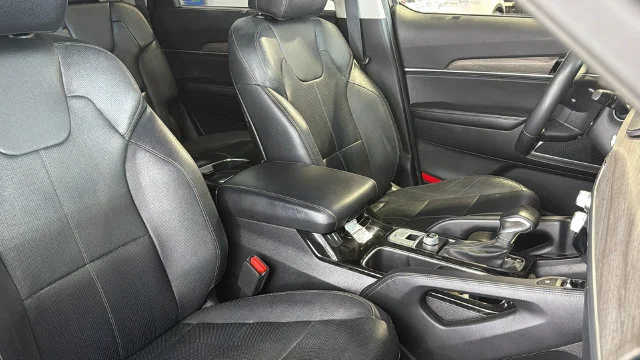 Used 2022 Green Kia EX image 11