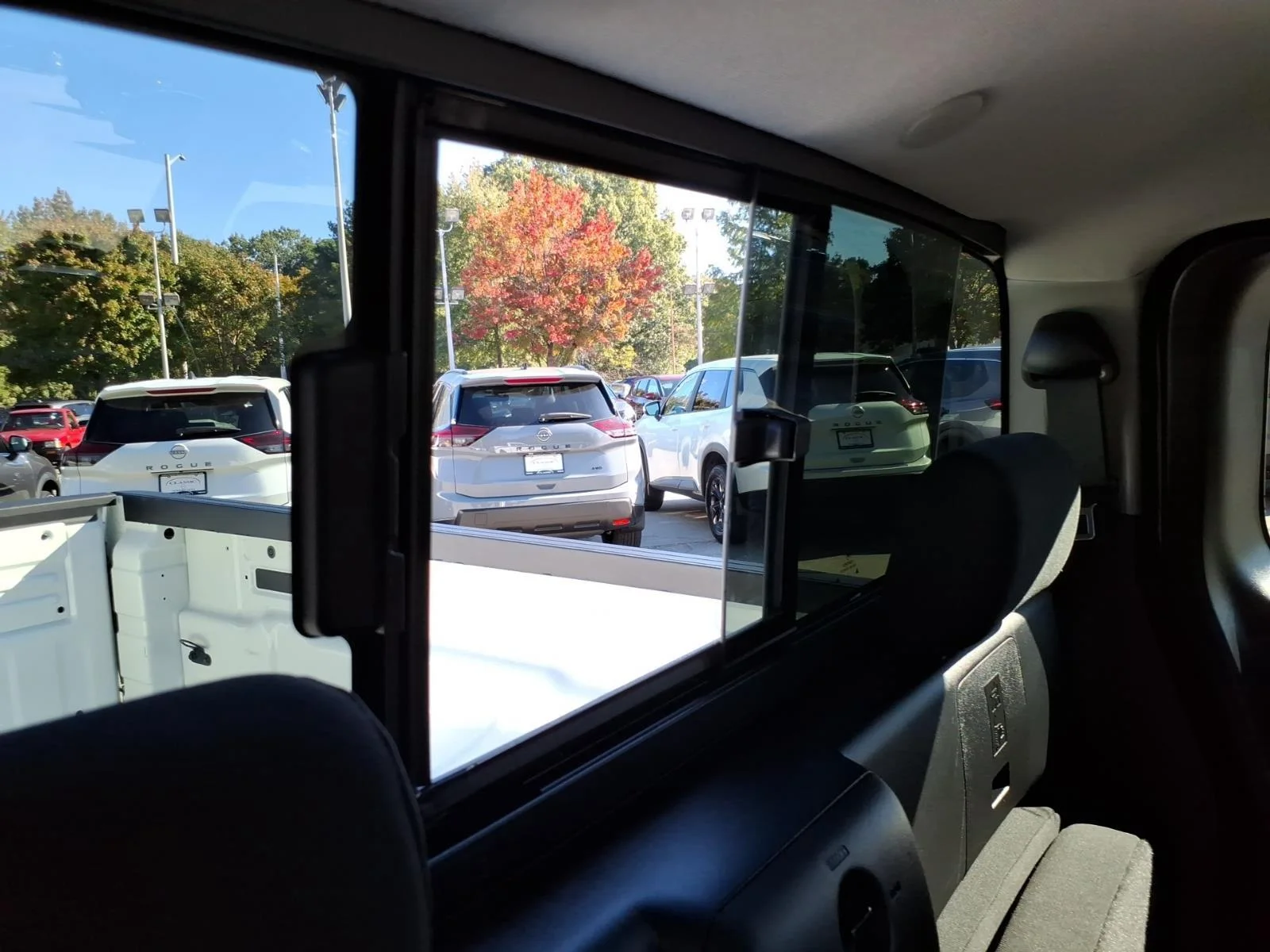 Used 2026 Glacier White Nissan S image 24