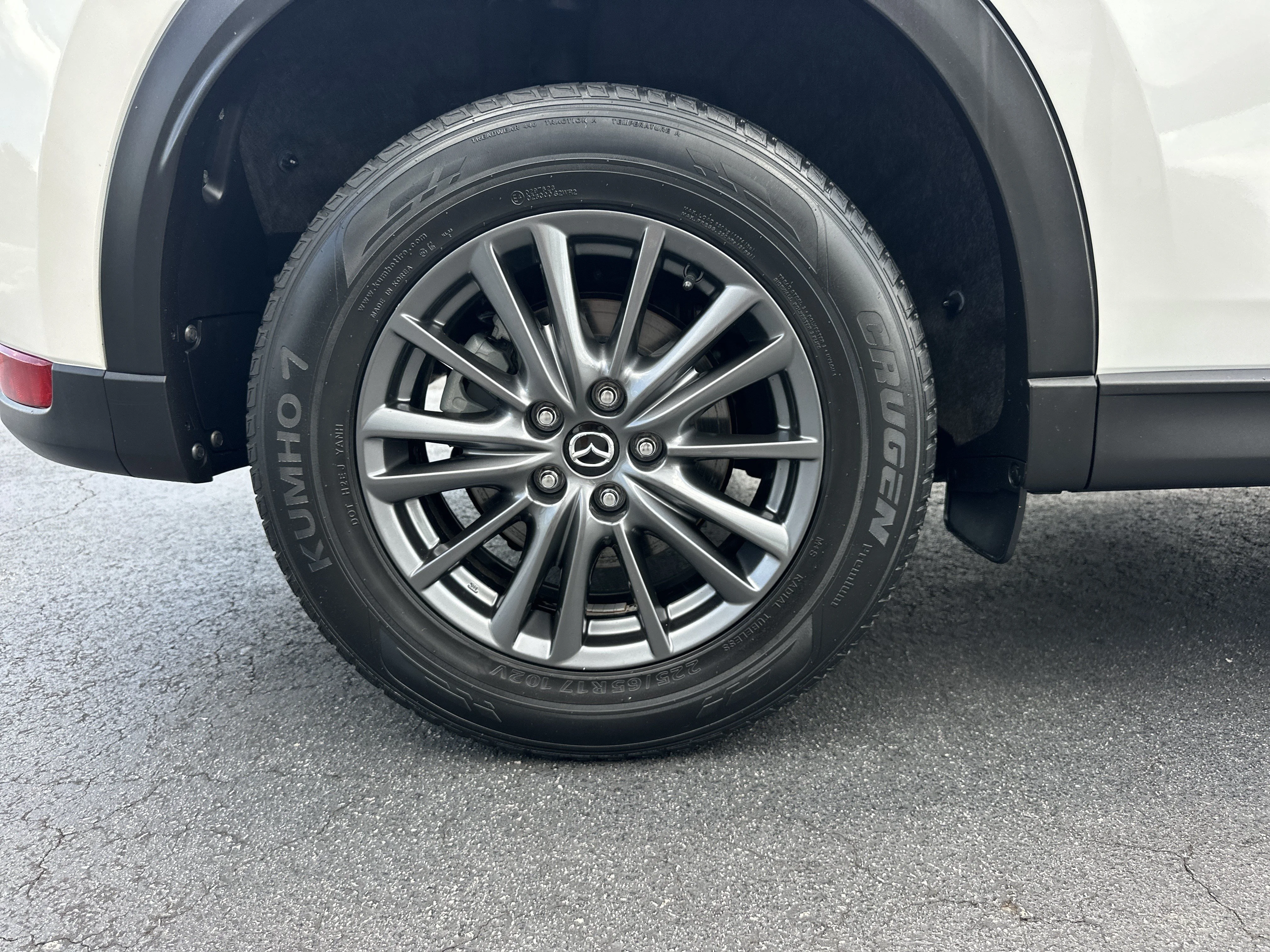Used 2021 Snowflake White Pearl Mica Mazda Touring image 17