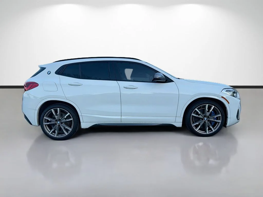 Used 2020 White BMW M35i image 2