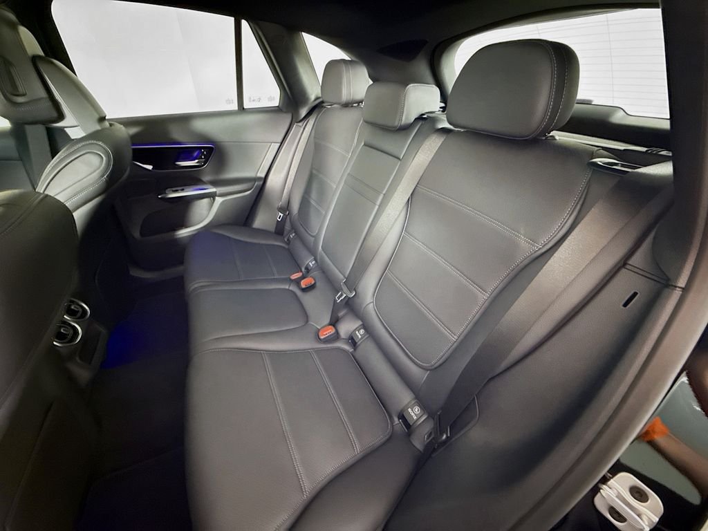 Used 2026 Black Mercedes-Benz GLC 300 image 23