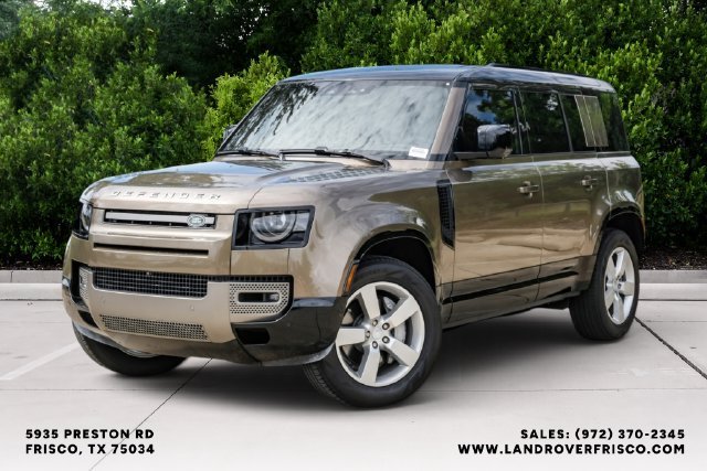 Certified Used 2025  Land Rover X-Dynamic SE image 1