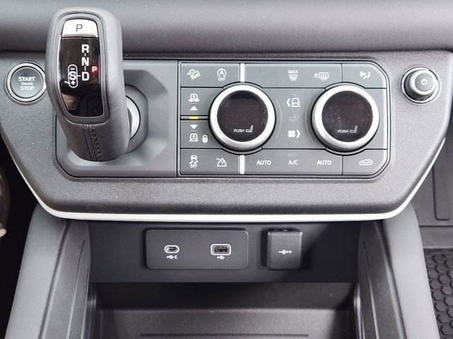 2024 Land Rover Defender thumbnail 19