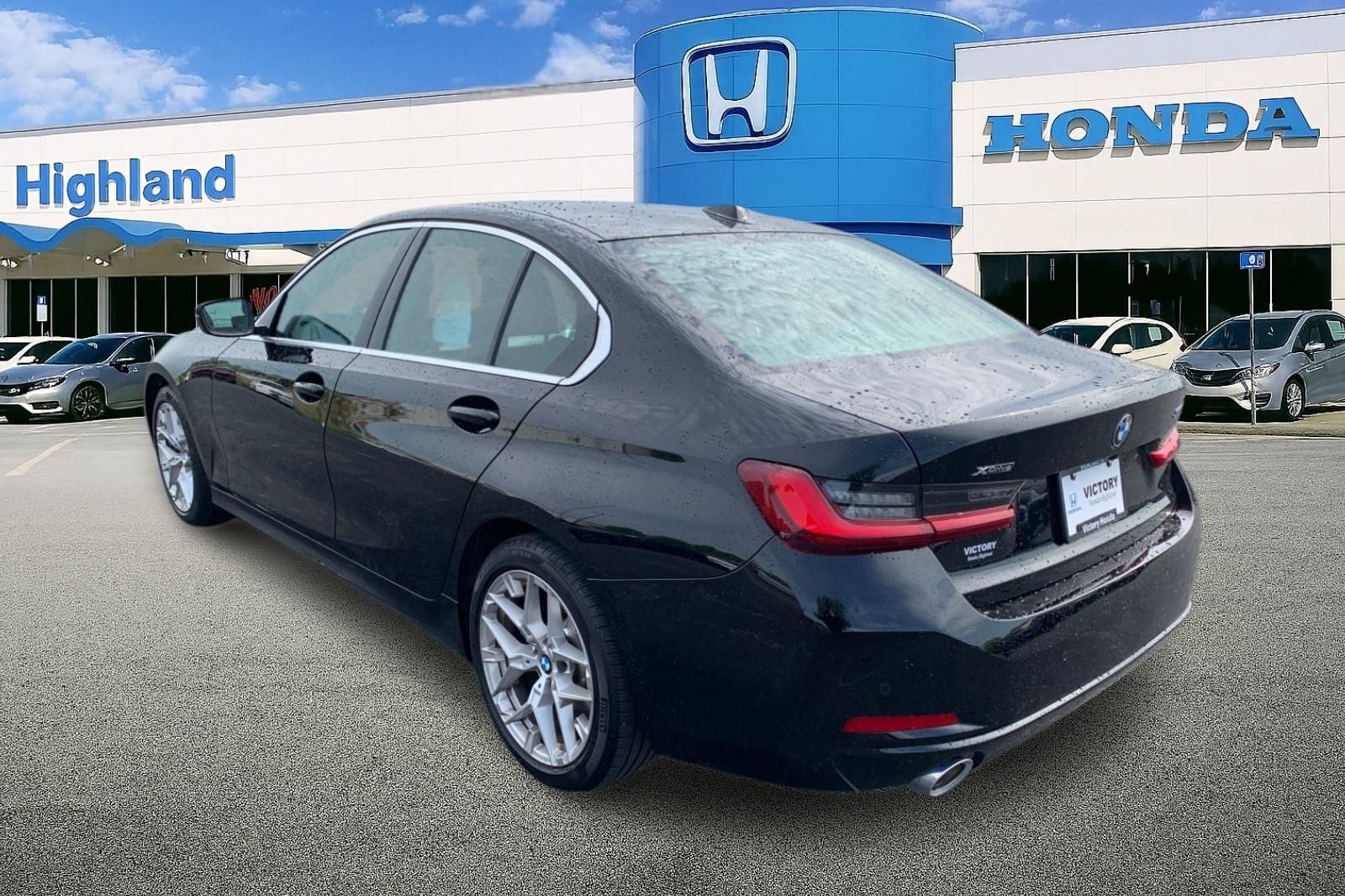 Used 2025 Black BMW 330i xDrive image 3