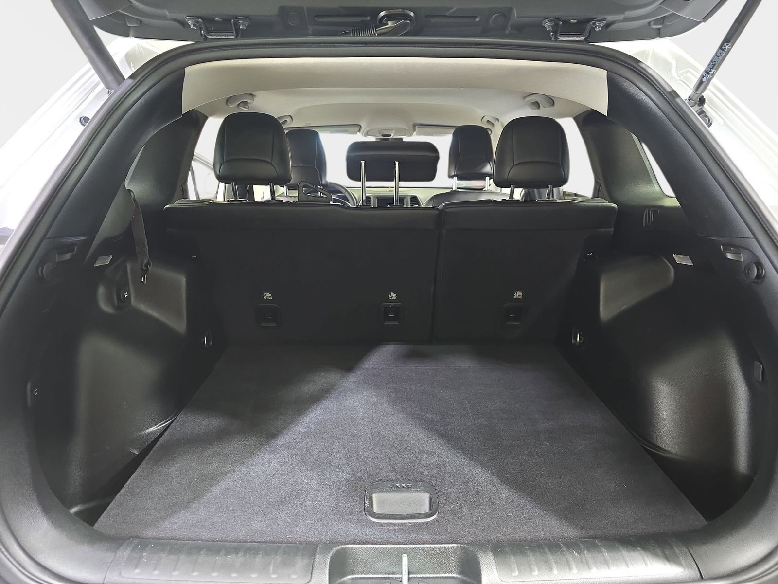 2023 Jeep Cherokee Altitude Lux - Photo 14