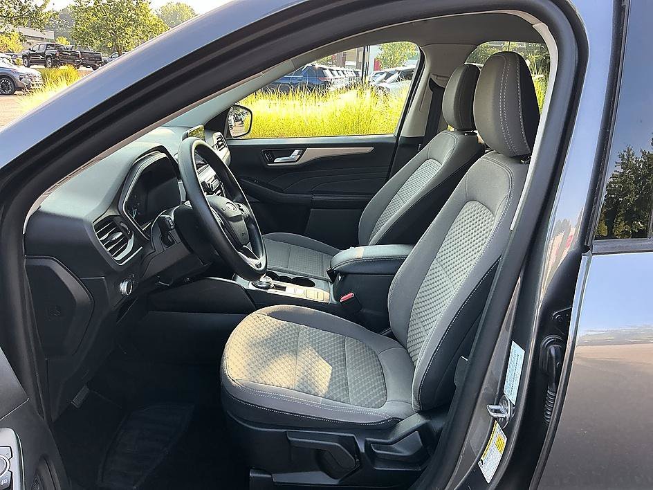 Used 2021 Gray Metallic Ford SE image 12