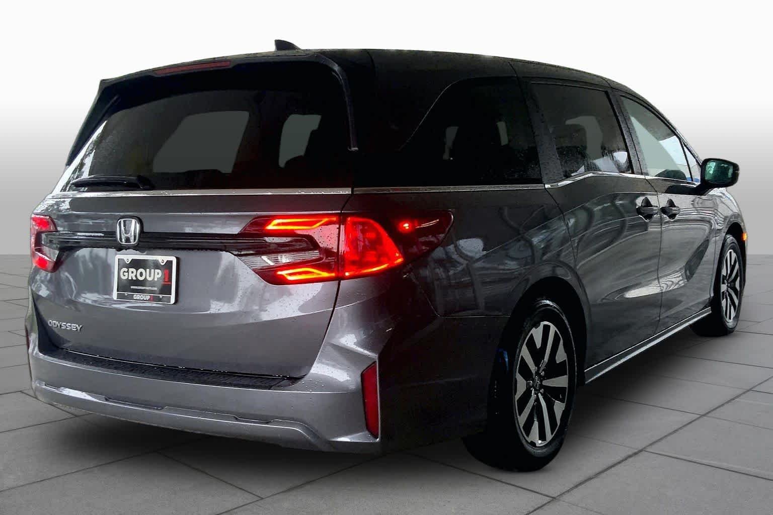 Used 2026 Modern Steel Metallic Honda EX-L image 13