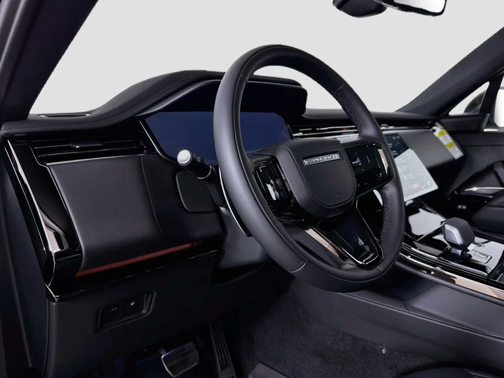 New 2026 Santorini Black Land Rover Dynamic SE image 9