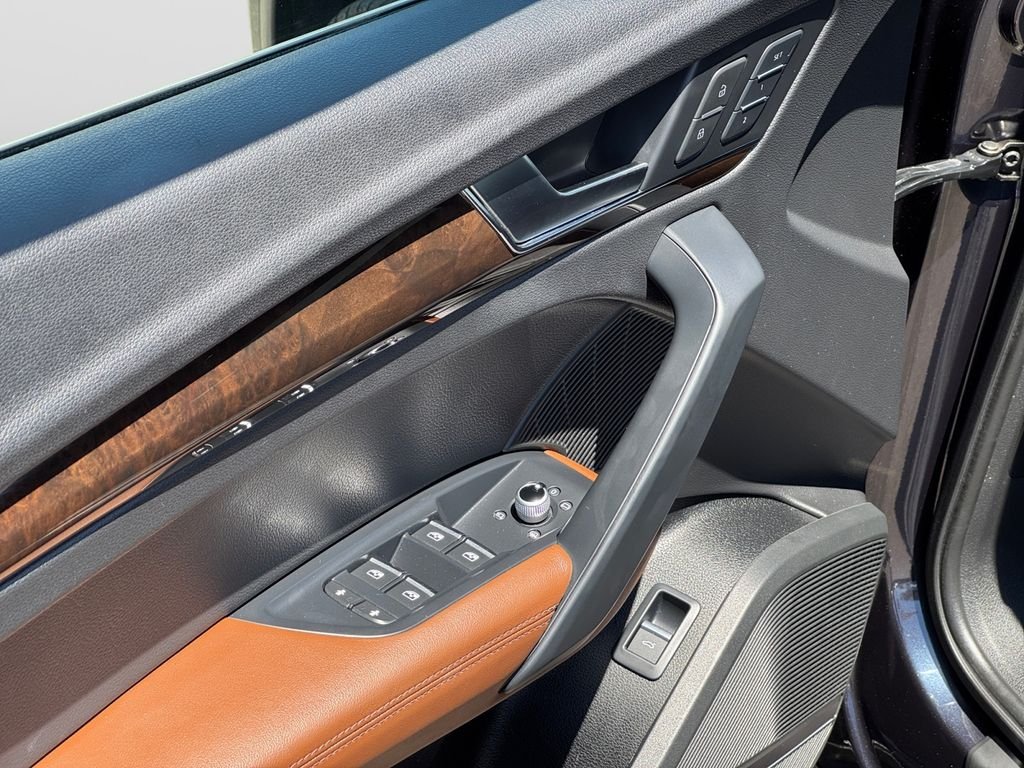 Used 2019 Navarra Blue Metallic Audi 2.0T Premium Plus image 9