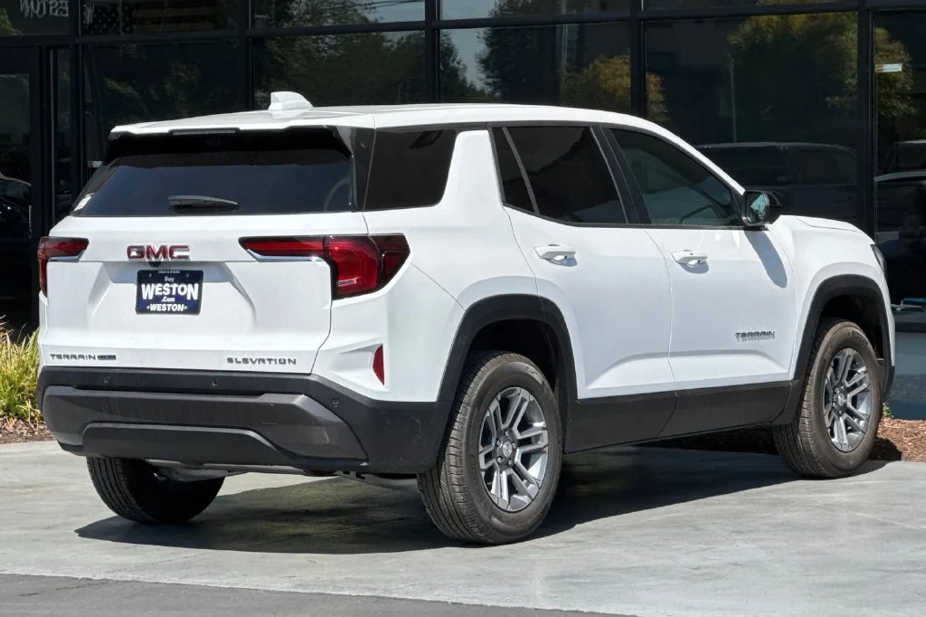 New 2026 Summit White GMC Elevation image 4