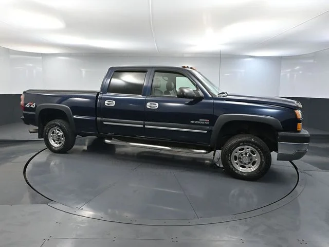 Used 2005 Blue Chevrolet LS image 3