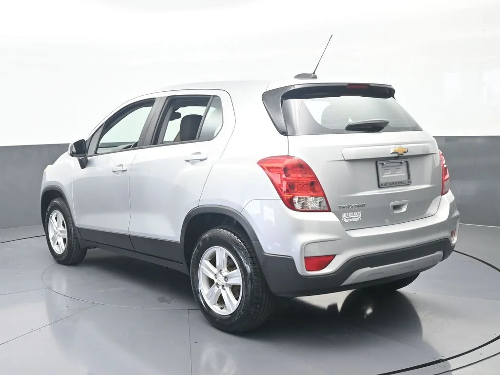 Used 2017 Silver Ice Metallic Chevrolet LS image 4