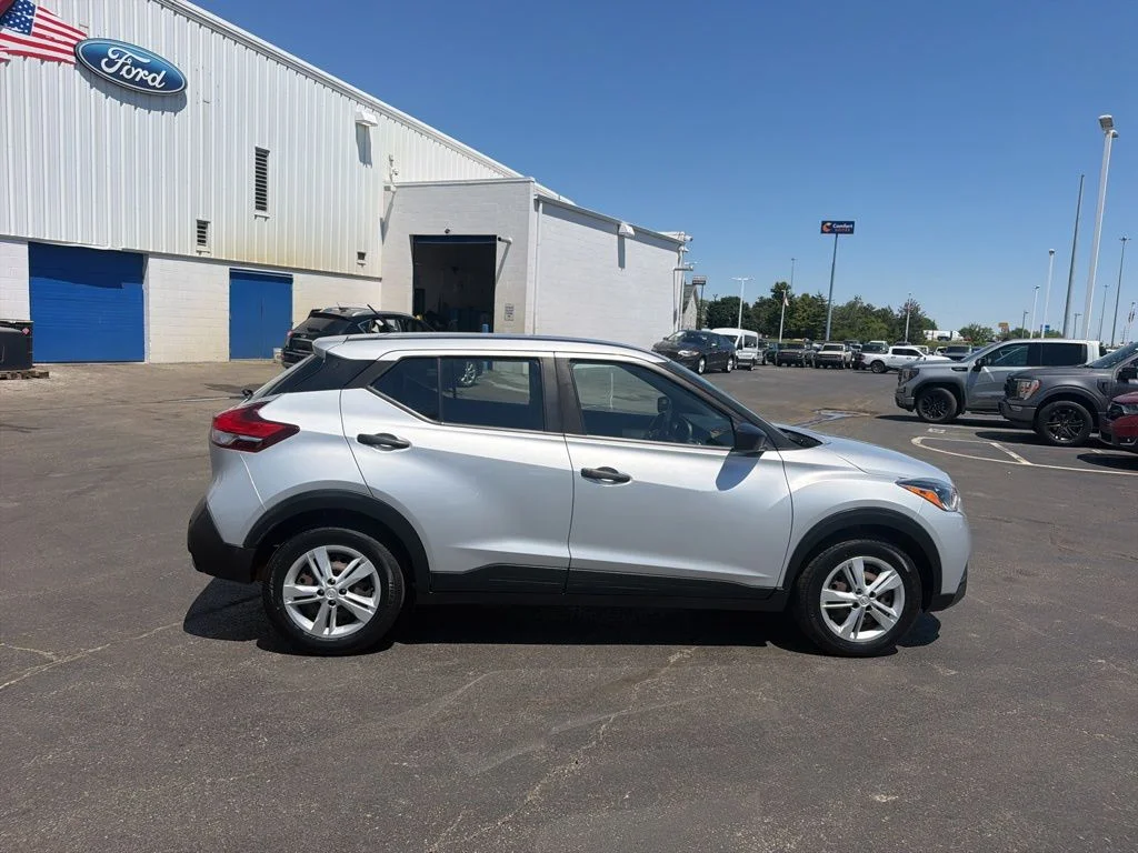 Certified Used 2020 Brilliant Silver Metallic Nissan S image 11