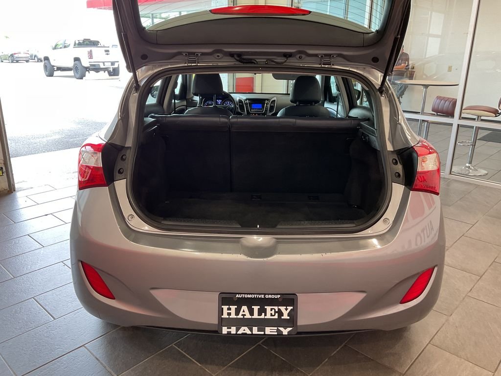 Used 2013 Gray Hyundai Base w/Blue image 8