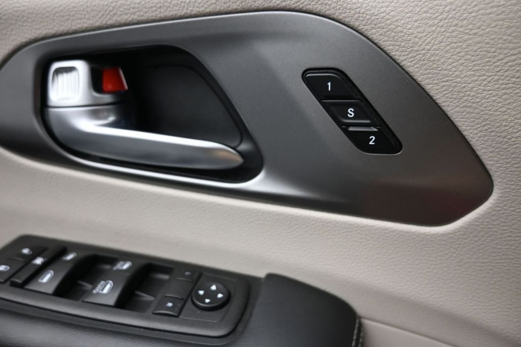 Used 2023 Gray Chrysler Touring L image 23