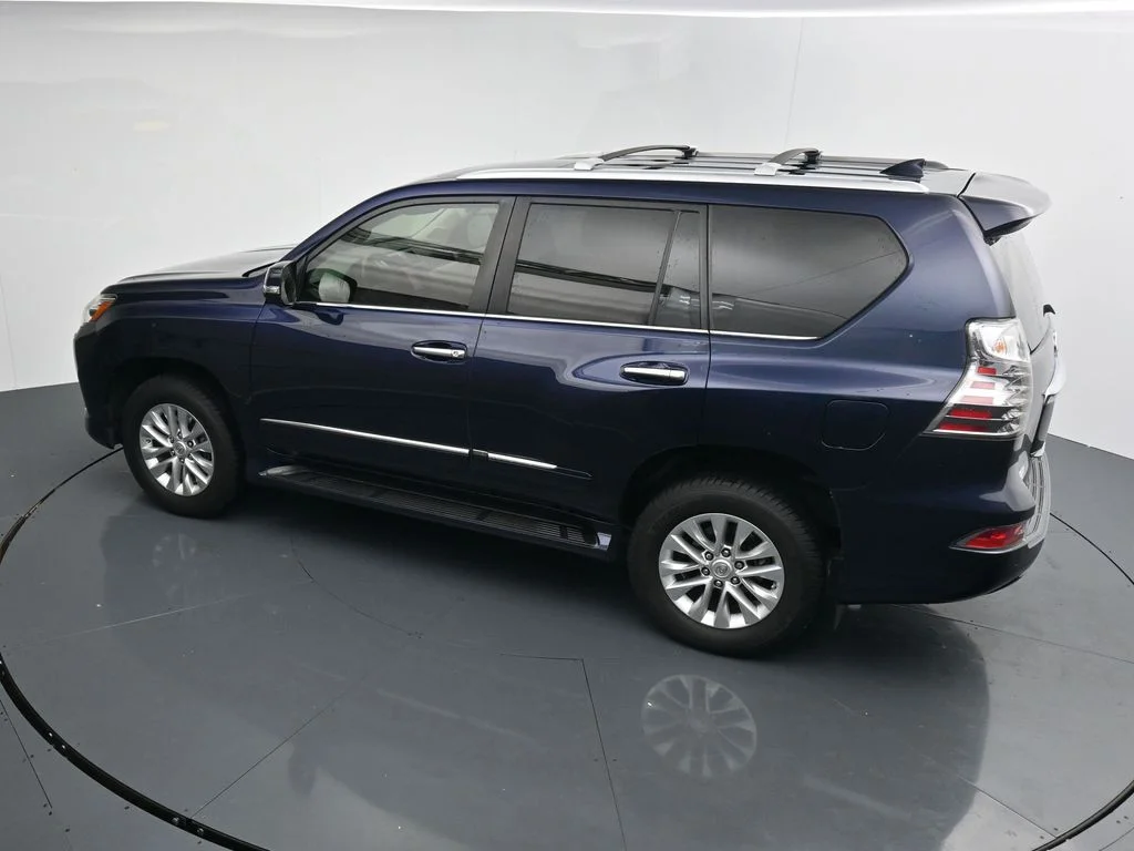 Used 2017  Lexus 460 image 24