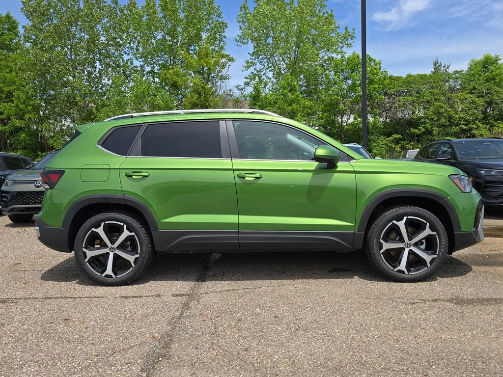 New 2026 Bright Moss Green Metallic Volkswagen 1.5T SEL image 11