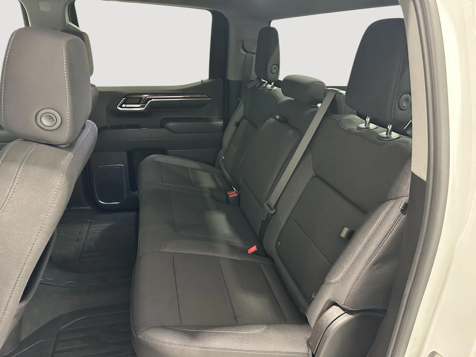 Used 2024 Summit White GMC Elevation image 24