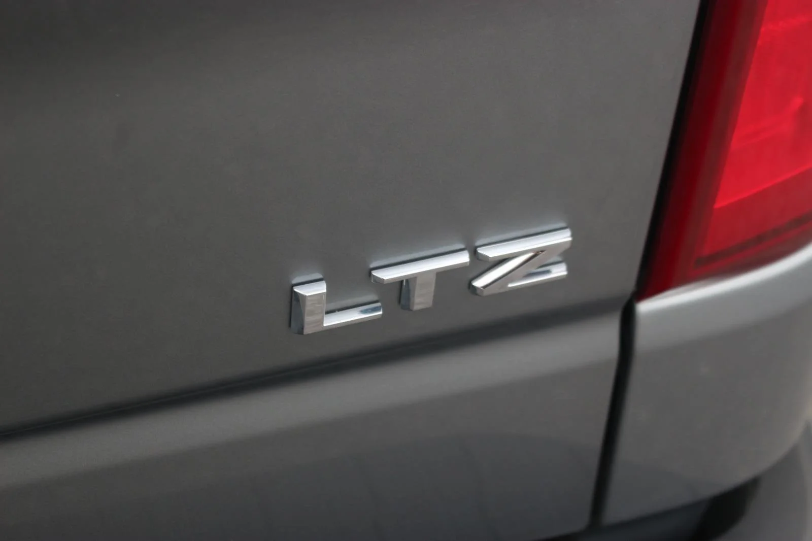 Used 2025 Sterling Gray Metallic Chevrolet LTZ image 12