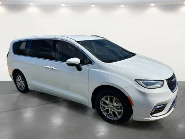 Used 2023 White Chrysler Touring L image 8
