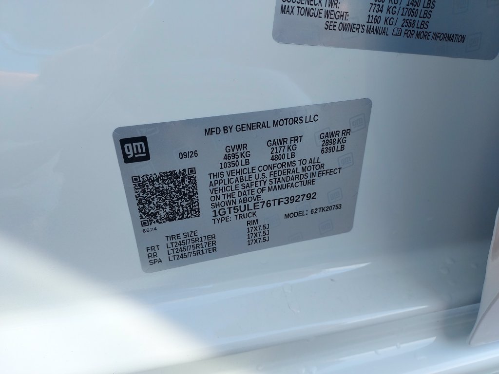 New 2026 Summit White GMC Pro image 23