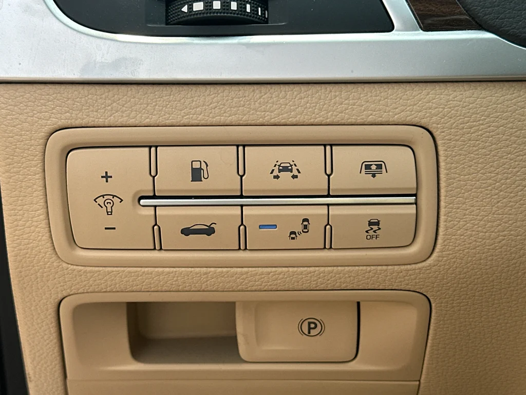 Used 2020 Uyuni White Genesis 3.8L image 28