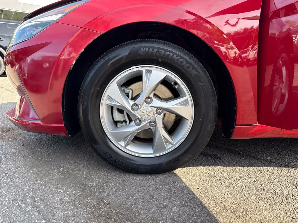 Used 2022 Scarlet Red Pearl Hyundai SE image 29
