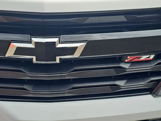 Used 2023 White Chevrolet Z71 image 35