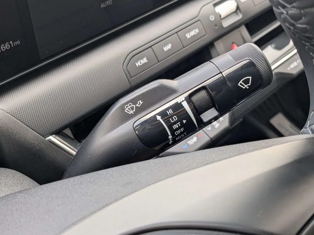 Used 2025  Kia EX image 25