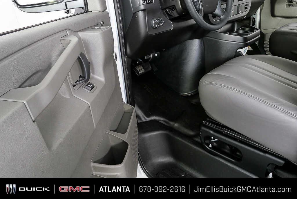 New 2025 Summit White GMC Work Van image 6