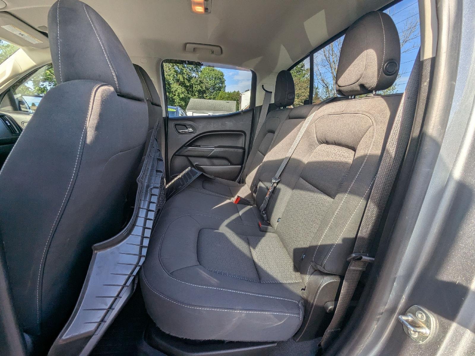 Used 2019 SATIN STEEL METALLIC GMC 4WD SLE image 26