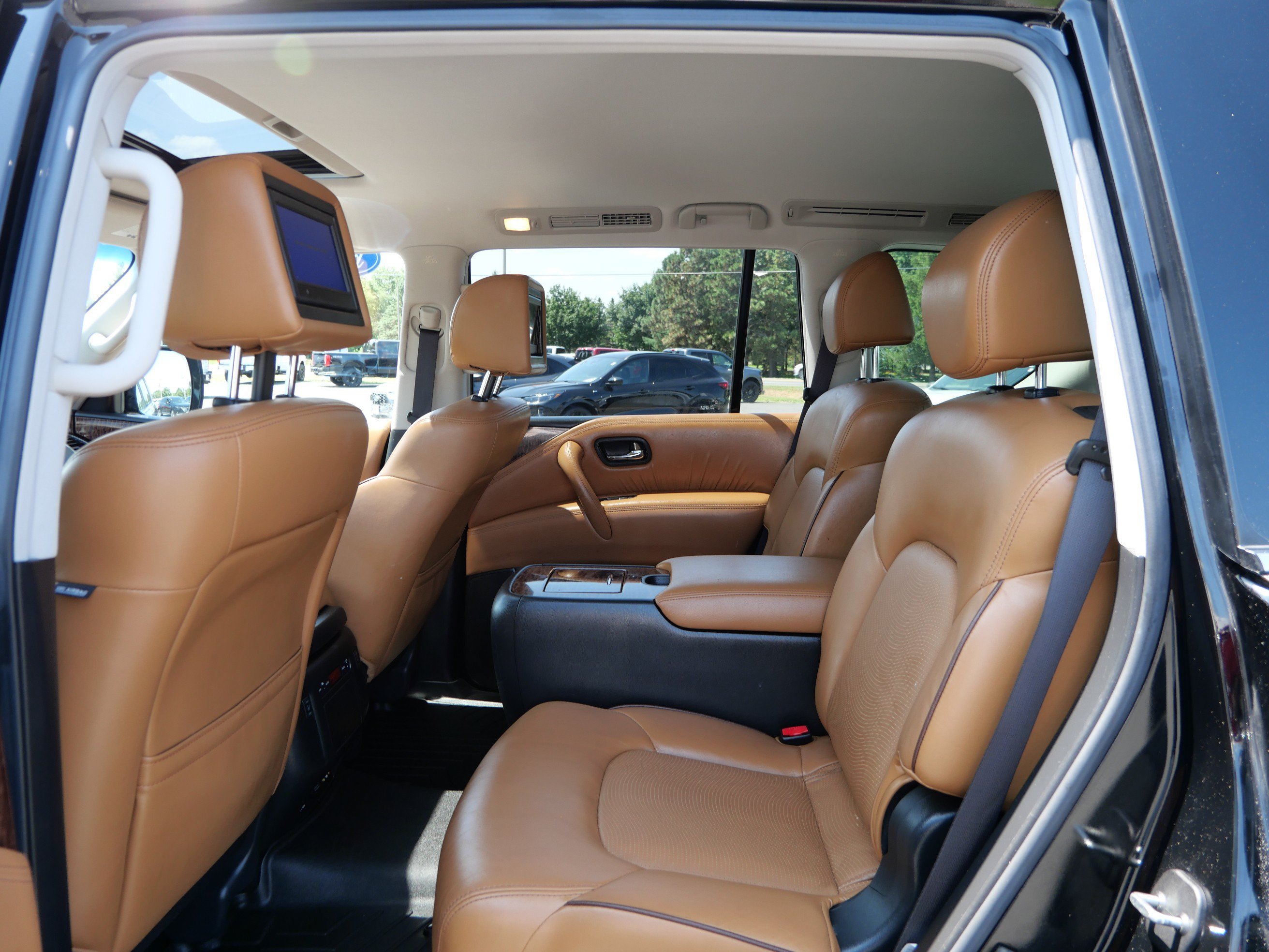 Certified Used 2017 Black Nissan Platinum image 11
