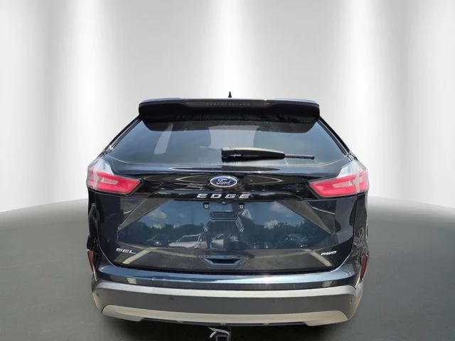 Used 2022 Blue Metallic Ford SEL image 3