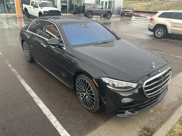 Used 2022 Black Mercedes-Benz S 580 image 2