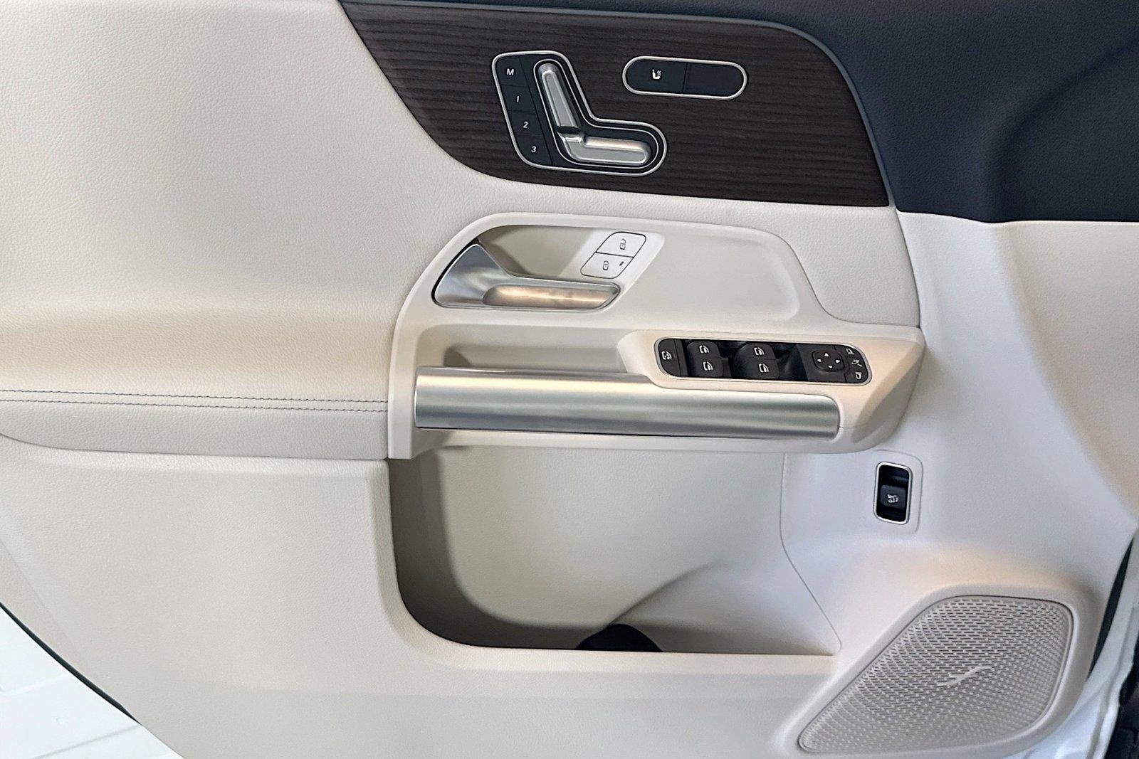 New 2026 Polar White Mercedes-Benz GLA 250 image 16