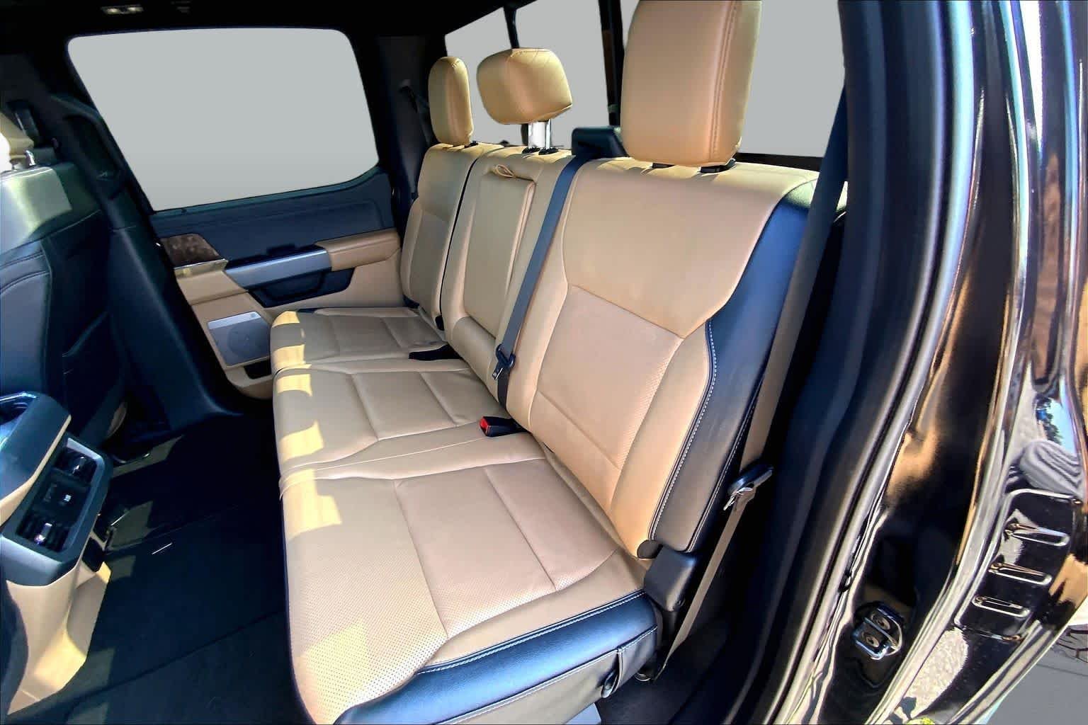 Used 2023 Agate Black Metallic Ford LARIAT image 19