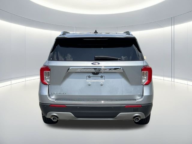 Used 2023 Silver Ford Limited image 4