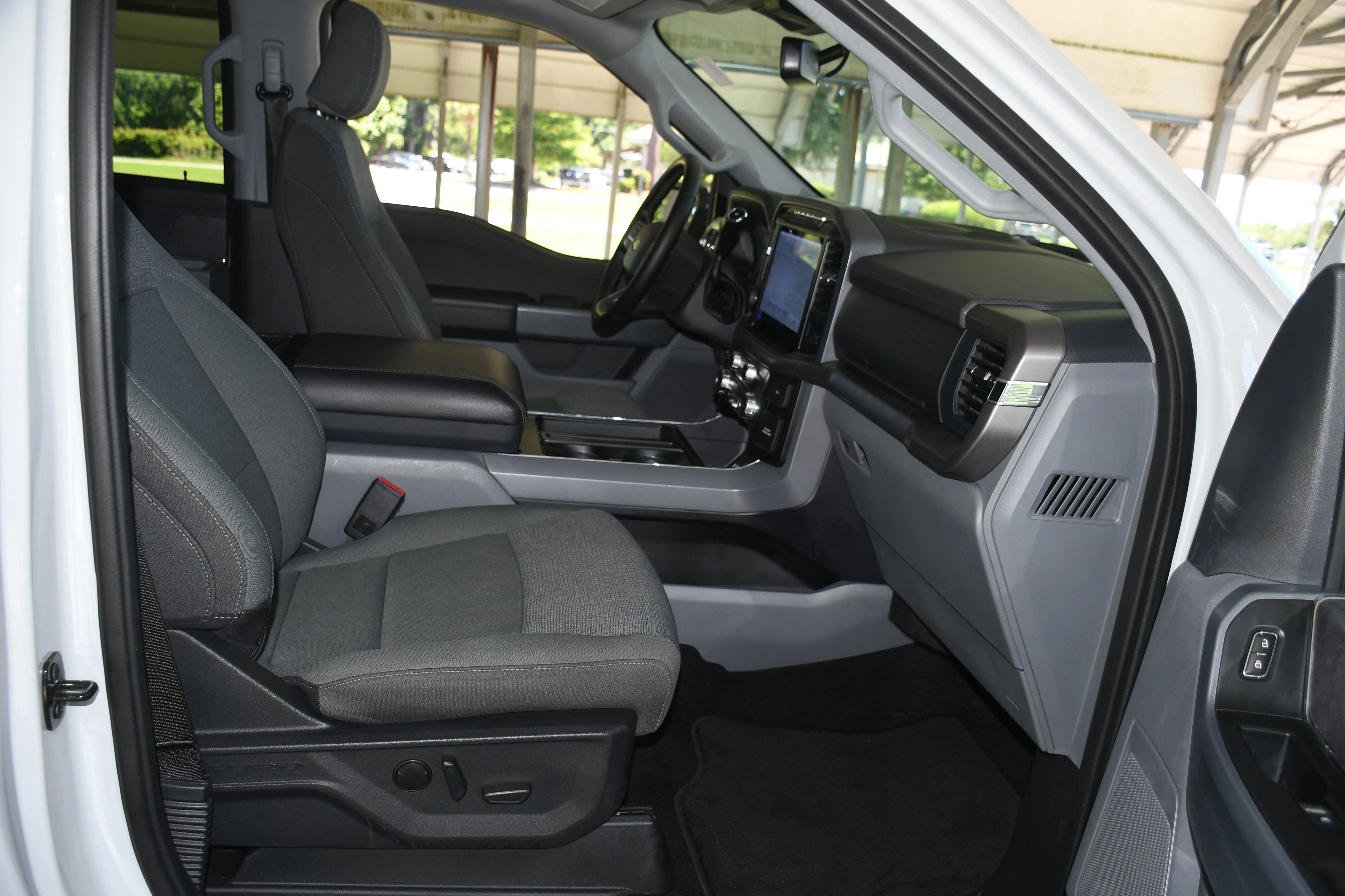 Used 2024 White Ford XLT image 19