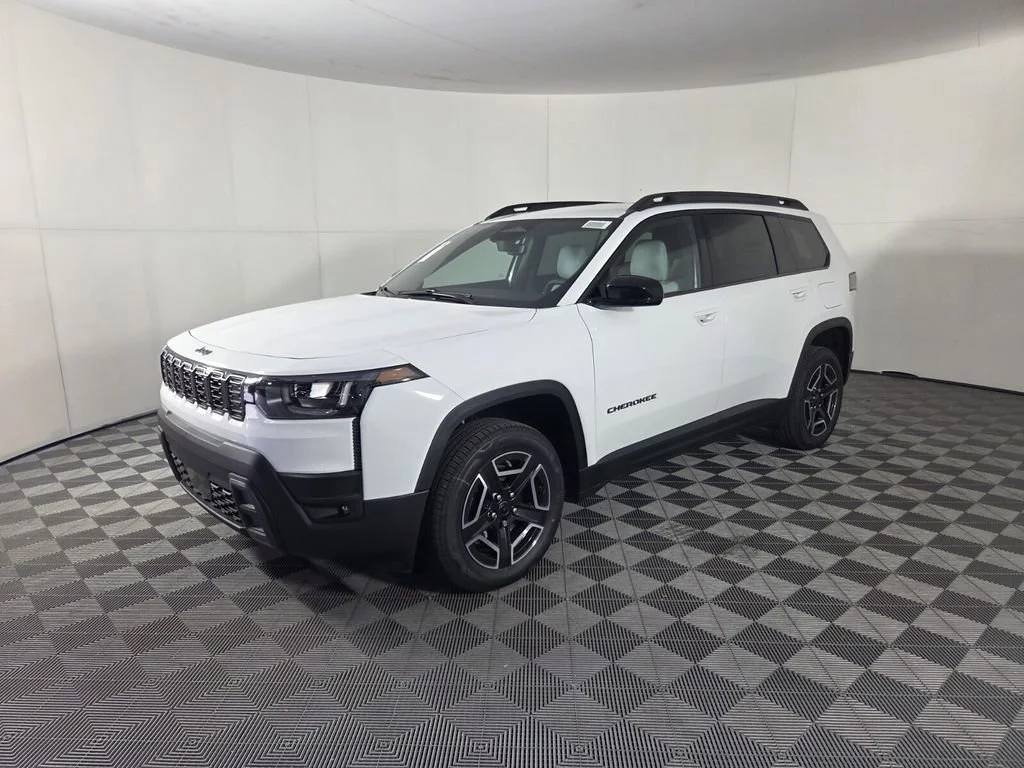 New 2026 Bright White Clear-Coat Exterior Paint Jeep Limited image 4