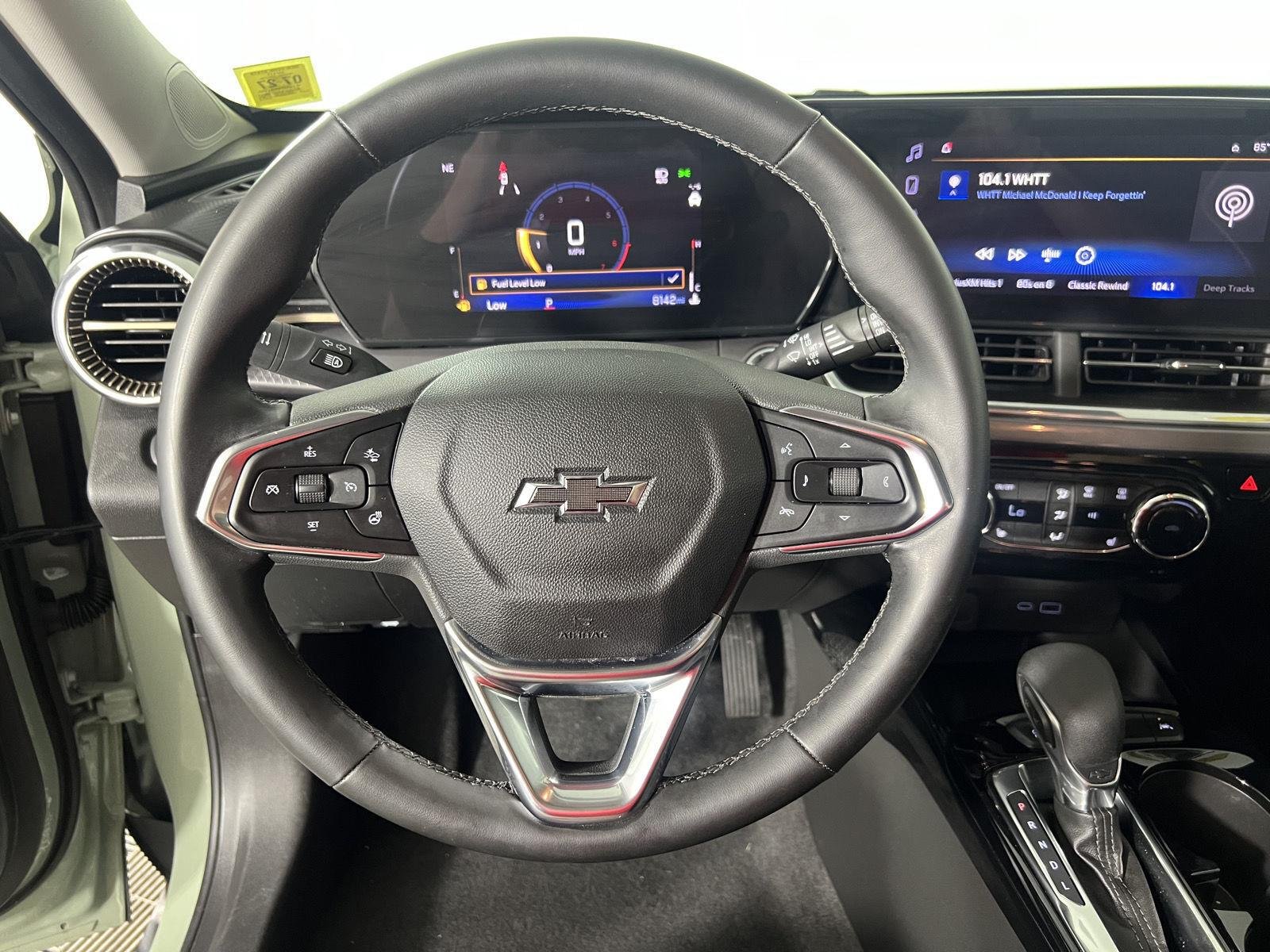 Used 2025 Cacti Green Chevrolet ACTIV image 17