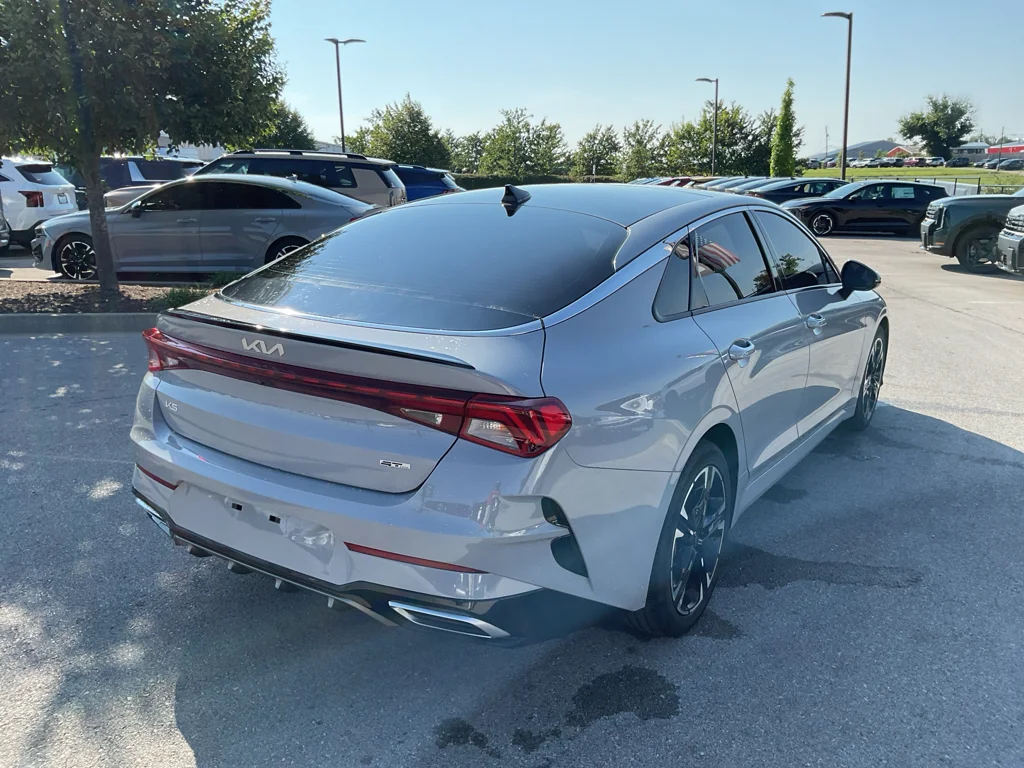 Used 2023 Wolf Gray Kia GT-Line image 10
