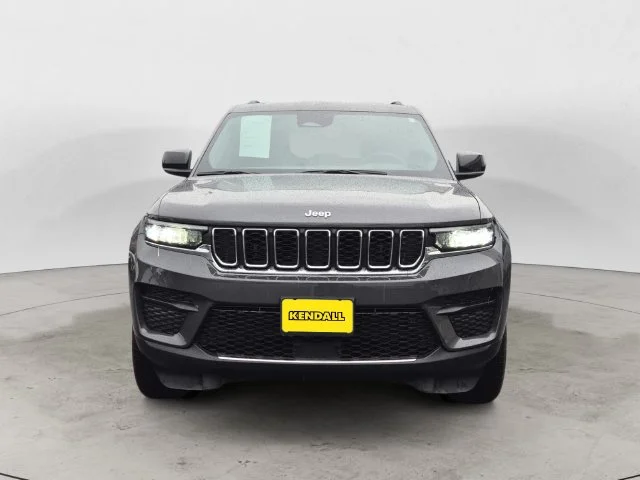 Used 2025 Gray Jeep Laredo X image 2