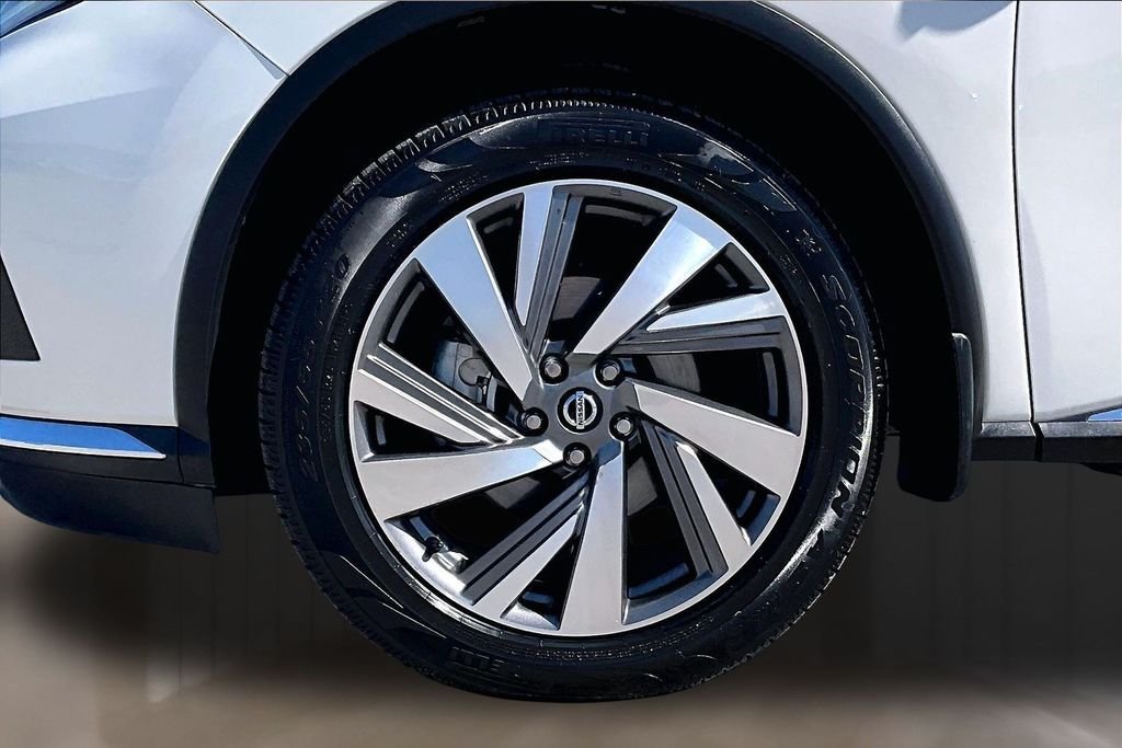 Used 2021 White Nissan SL image 8