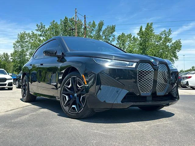 2023 BMW iX M60's photo