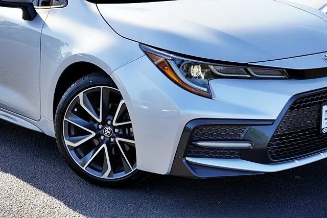 Used 2022 Silver Toyota SE image 3