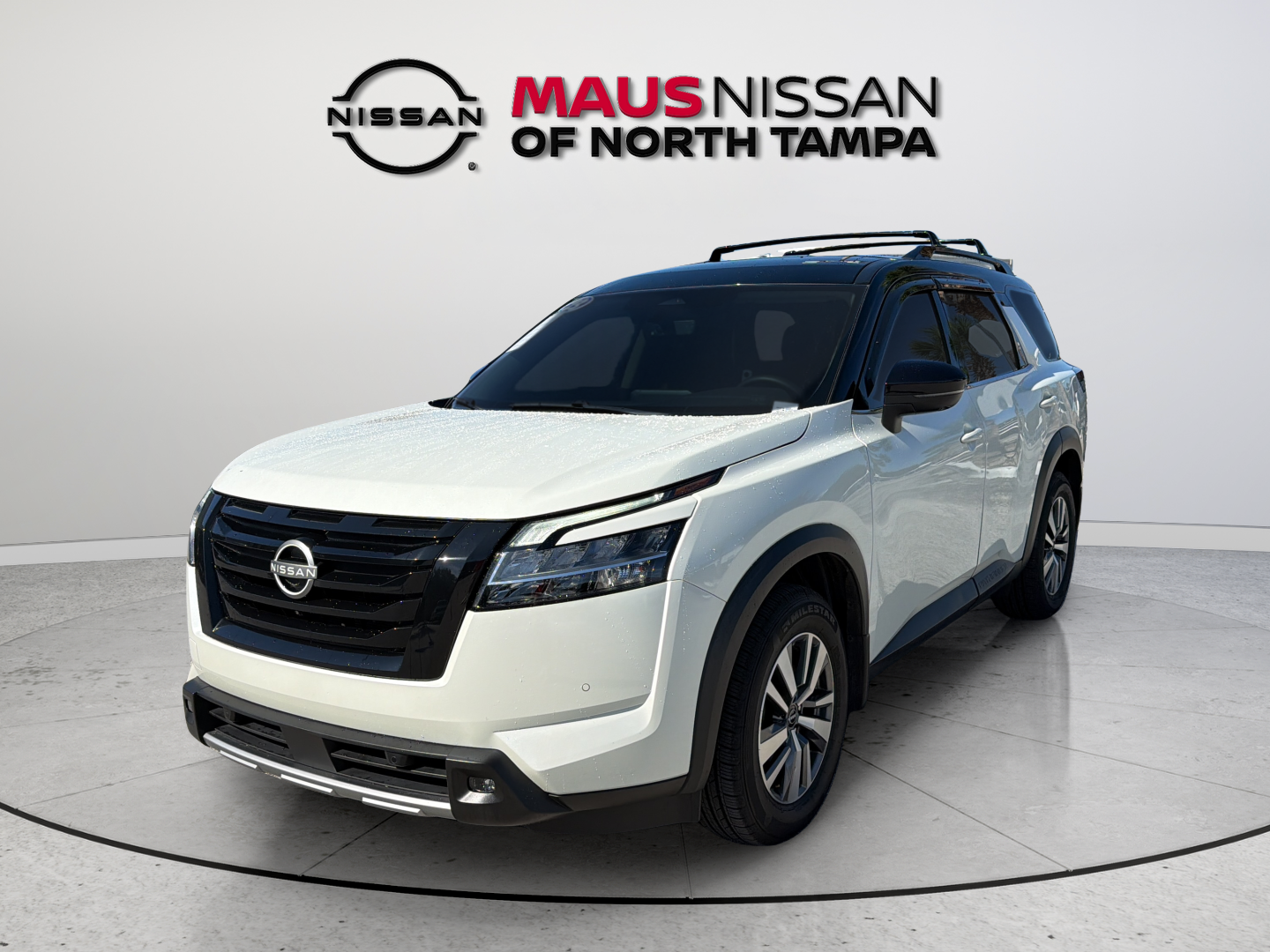 Used 2023 White Nissan SL image 5