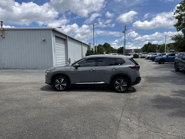 Used 2022 Gray Nissan SL image 8
