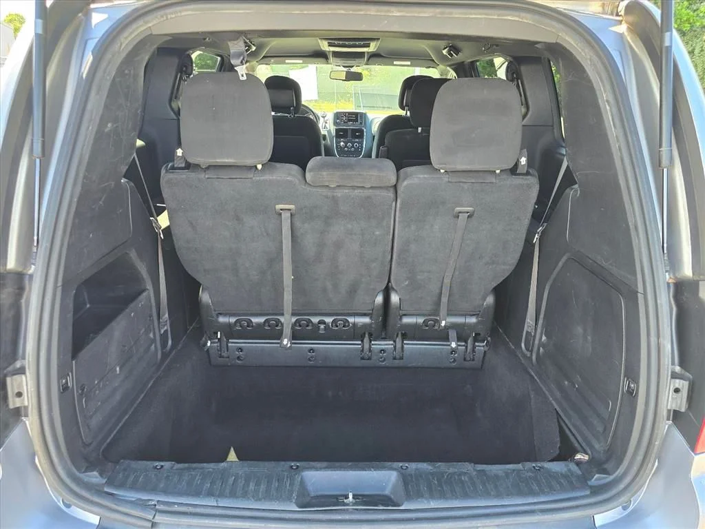 Used 2017 Silver Dodge SE Plus image 26