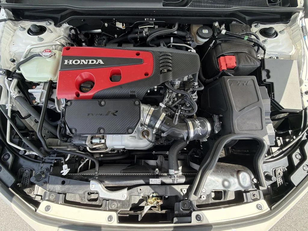 Used 2025 White Honda  image 37