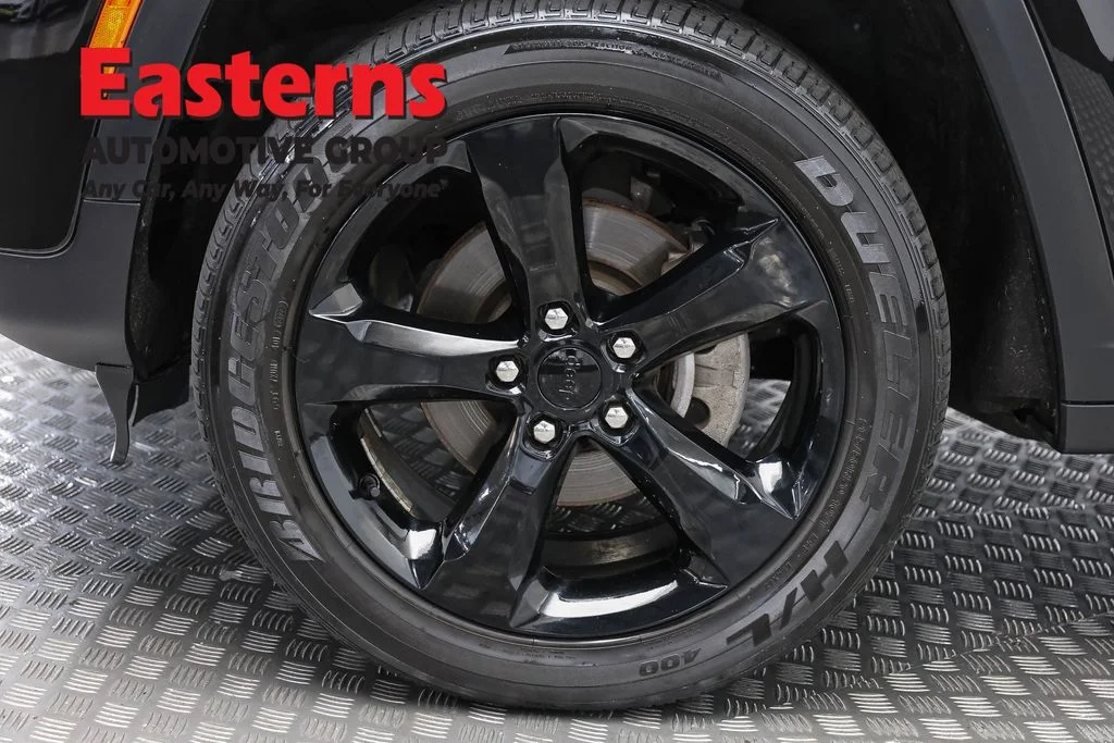 Used 2024 Black Jeep Altitude image 32